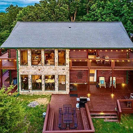 Panorama Mountain Retreat: 6-Bedroom Cabin with Views, Hot Tub & Game Room Sevierville Exterior photo